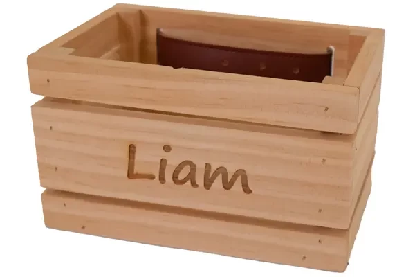 Name auf dem mittleren Regal