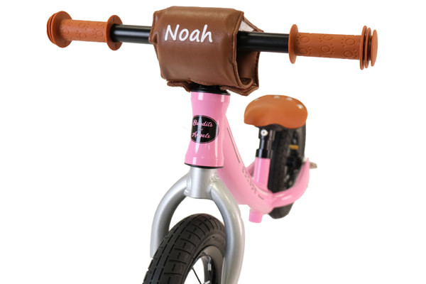 Optional: Lenkerpolster mit Namen