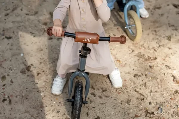 Optional: Lenkerpolster mit Namen