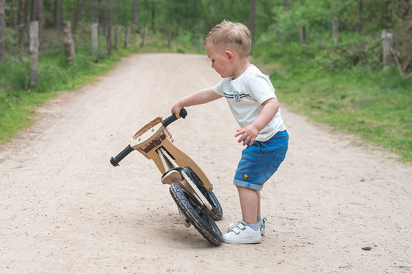 Rowen ist 2 Jahre und hat eine Länge von 95 cm.