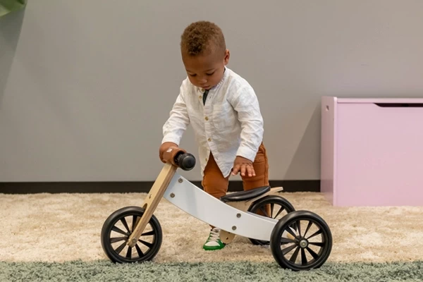 Liam ist 1,5 Jahre alt und 82 cm groß 