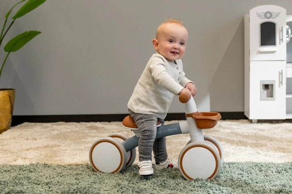 Niedliches Fahrrad mit verspieltem Design