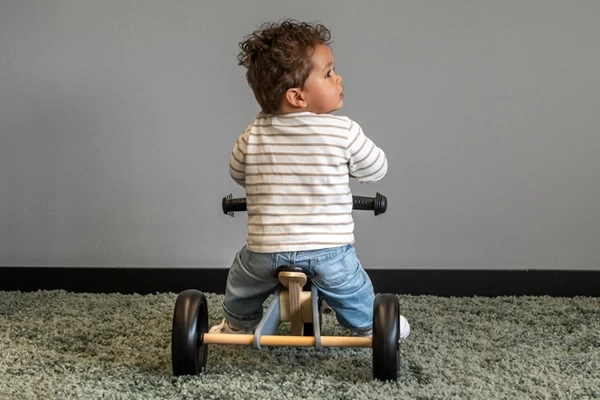 Peppe ist 1 Jahr und 77 cm groß