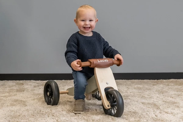 Lucas mit dem optionalen Lenkerpolster