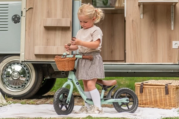 Jill ist 2 Jahre und 10 Monaten alt und 97 cm groß