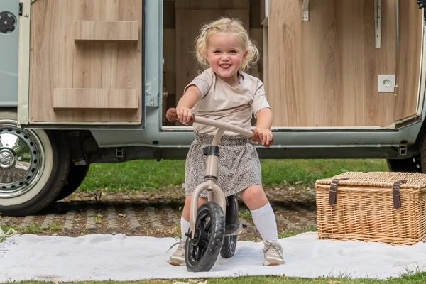 Jill ist 2 Jahre und 10 Monaten alt und 97 cm groß