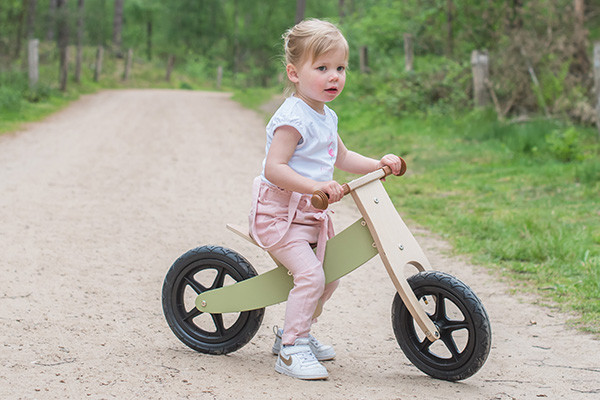 Lynn ist 2,5 Jahre und hat eine Länge von 90 cm.