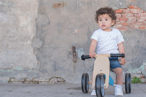 Djamaèl ist 1,5 Jahre und 71 cm groß