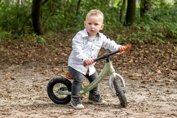 Mason ist 18 Monaten alt und 77 cm groß