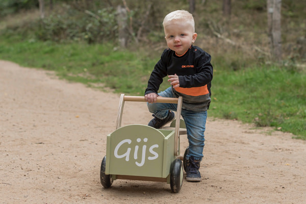 Gijs mit dem optionalen Namensaufkleber.