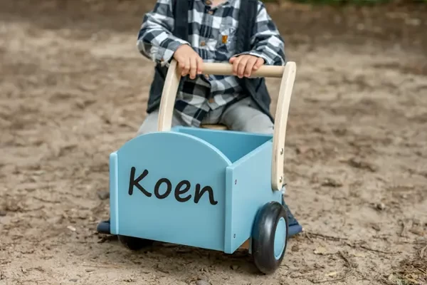 Optional: Namensaufkleber