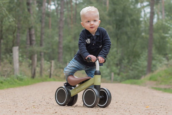 Gijs ist 16 Monate alt und 80 cm groß