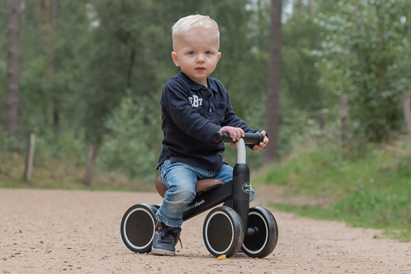 Gijs ist 16 Monate alt und 80 cm groß