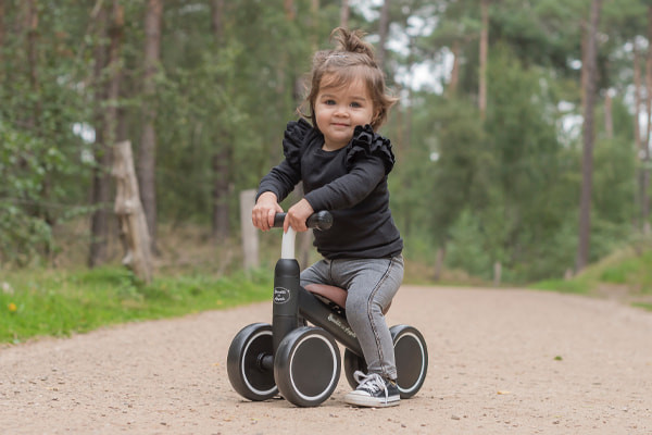 Lizzy ist 15 Monate alt und 76 cm groß