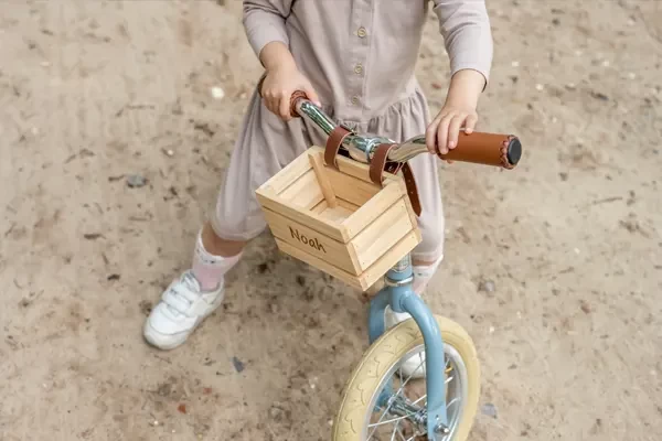 Mit zwei Riemen zu befestigen