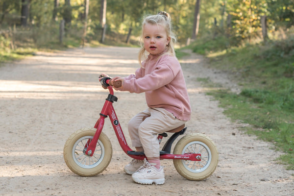 Bobbi ist 2,5 Jahre alt und 96 cm groß