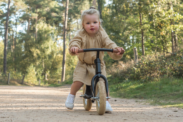 Bobbi ist 2,5 Jahre alt und 96 cm groß.