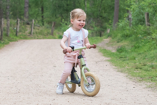 Lynn ist 2,5 Jahre und hat eine Länge von 90 cm.