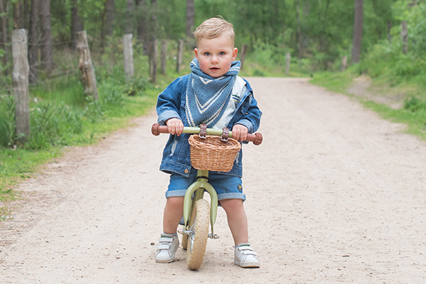 Rowen ist 2 Jahre und hat eine Länge von 95 cm.