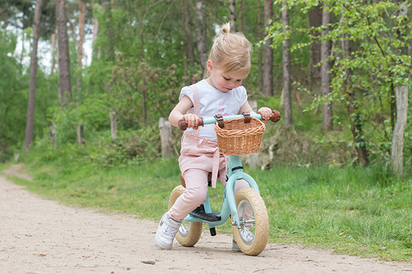 Lynn ist 2,5 Jahre und hat eine Länge von 90 cm.