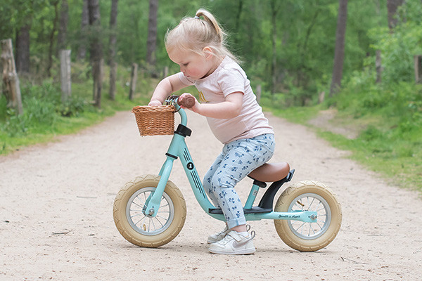 Phileine ist 2 Jahre und hat eine Länge von 92 cm.