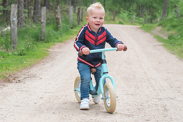 Lux ist 2,5 Jahre und hat eine Länge von 95 cm.