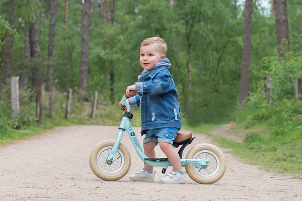 Rowen ist 2 Jahre und hat eine Länge von 95 cm.