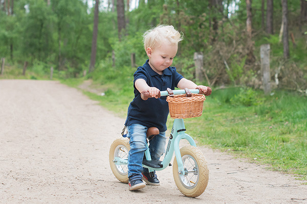 Sef ist 2 Jahre und hat eine Länge von 84 cm.
