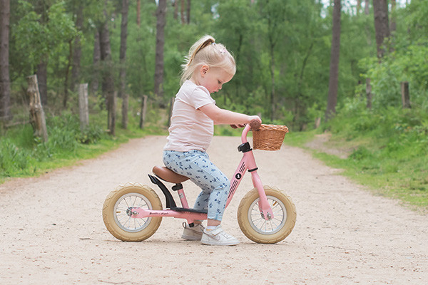 Phileine ist 2 Jahre und hat eine Länge von 92 cm.