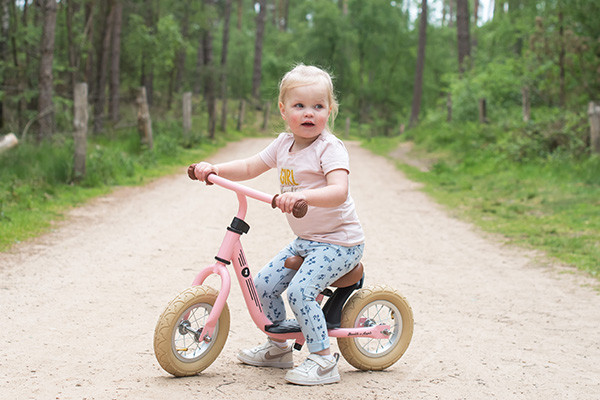 Phileine ist 2 Jahre und hat eine Länge von 92 cm.