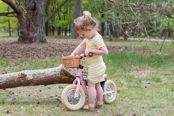 Liv ist 1,5 Jahre und hat eine Länge von 90 cm.