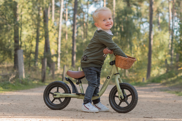 Maxim ist 2 Jahre alt und 85 cm groß