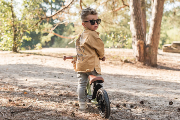 Mees ist 2 Jahre alt und 94 cm groß