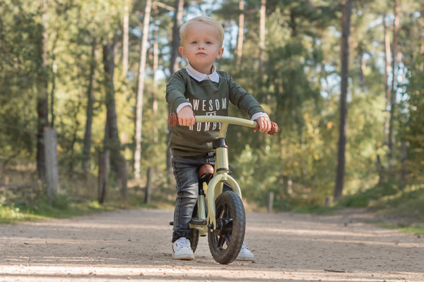 Maxim ist 2 Jahre alt und 85 cm groß