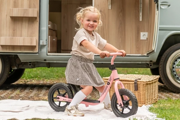 Jill ist 2 Jahre und 10 Monaten alt und 97 cm groß