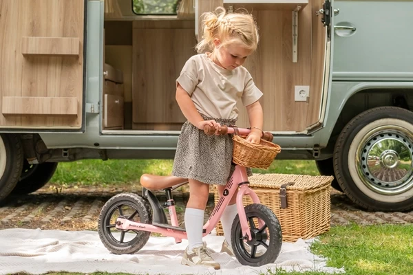 Jill ist 2 Jahre und 10 Monaten alt und 97 cm groß