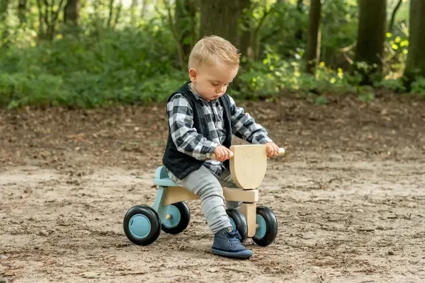 Koen ist 15 Monaten alt und 90 cm groß