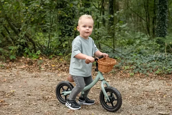 Mats ist 2 Jahre alt und 97 cm groß