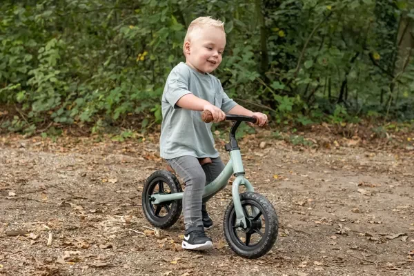 Mats ist 2 Jahre alt und 97 cm groß