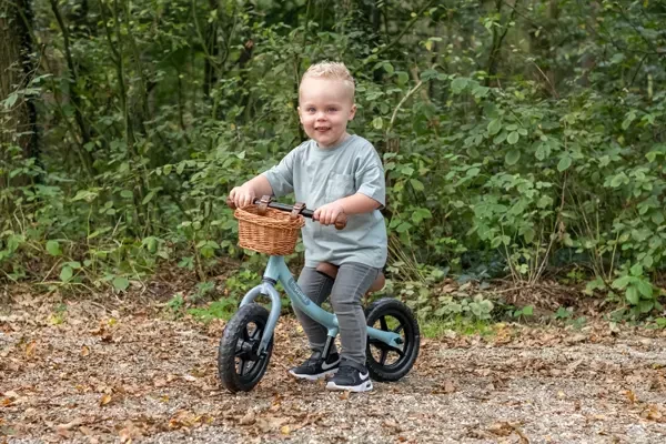 Mats ist 2 Jahre alt und 97 cm groß