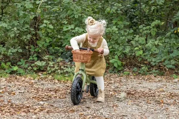 Lies mit dem optionalen Lenkerkorb