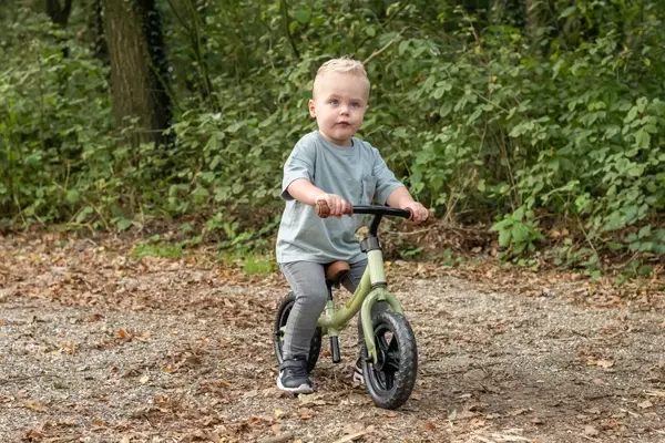 Mats ist 2 Jahre alt und 97 cm groß