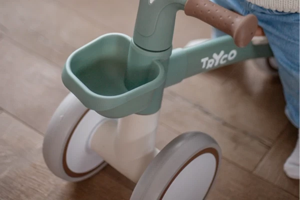 Mit Korb an der Vorderseite