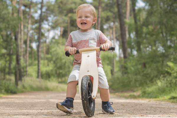 Lars ist 2,5 Jahre alt und hat eine Länge von 92 cm.