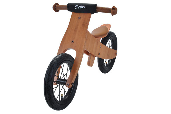 Optional: Kinnschutz mit Namen.