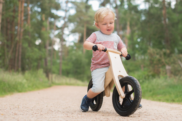 Lars ist 2,5 Jahre alt und hat eine Länge von 92 cm.