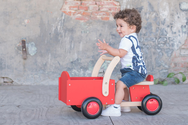 Djamaèl ist 1,5 Jahre alt und hat eine Länge von 71 cm.