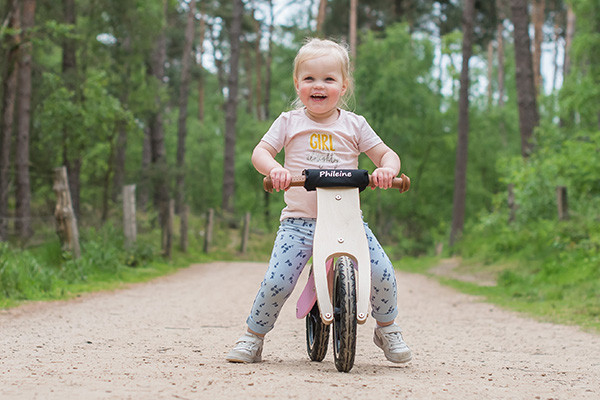 Optional: Kinnschutz mit Namen.