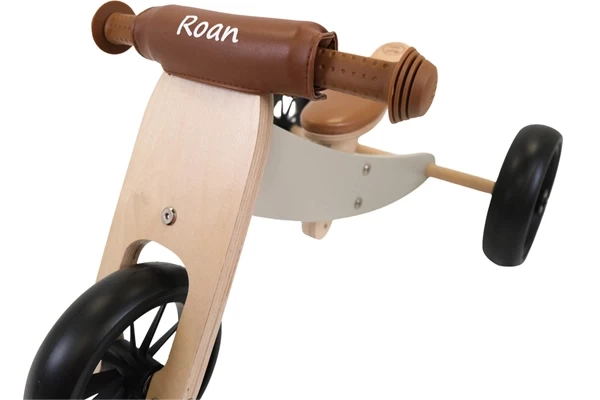 Optional: Lenkerpolster mit Namen