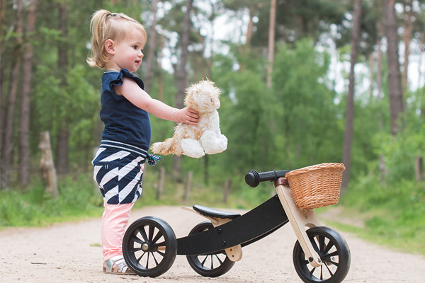 Evi ist 1,5 Jahre alt und 80 cm groß